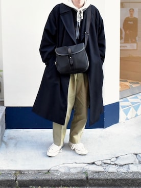 「COMOLI（コモリ）のアイテム（トレンチコート）」を使った、おさゆうさん（メンズ・168cm）の冬コーディネート