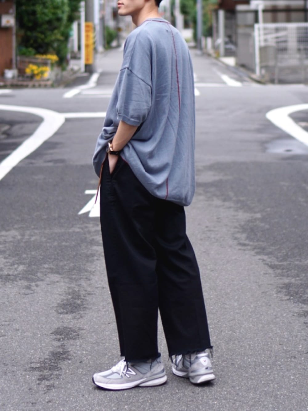 「夏、dulcamara、ニットTシャツ、Levi's、スタプレ、ドゥルカマラ、New Balance、NEW BALANCE 990、春夏コーデ」｜「Dulcamaraのアイテム（Tシャツ/カットソー、ブルー系）」を使った、おさゆうさん（メンズ・168cm）の夏コーディネートの1枚目の写真