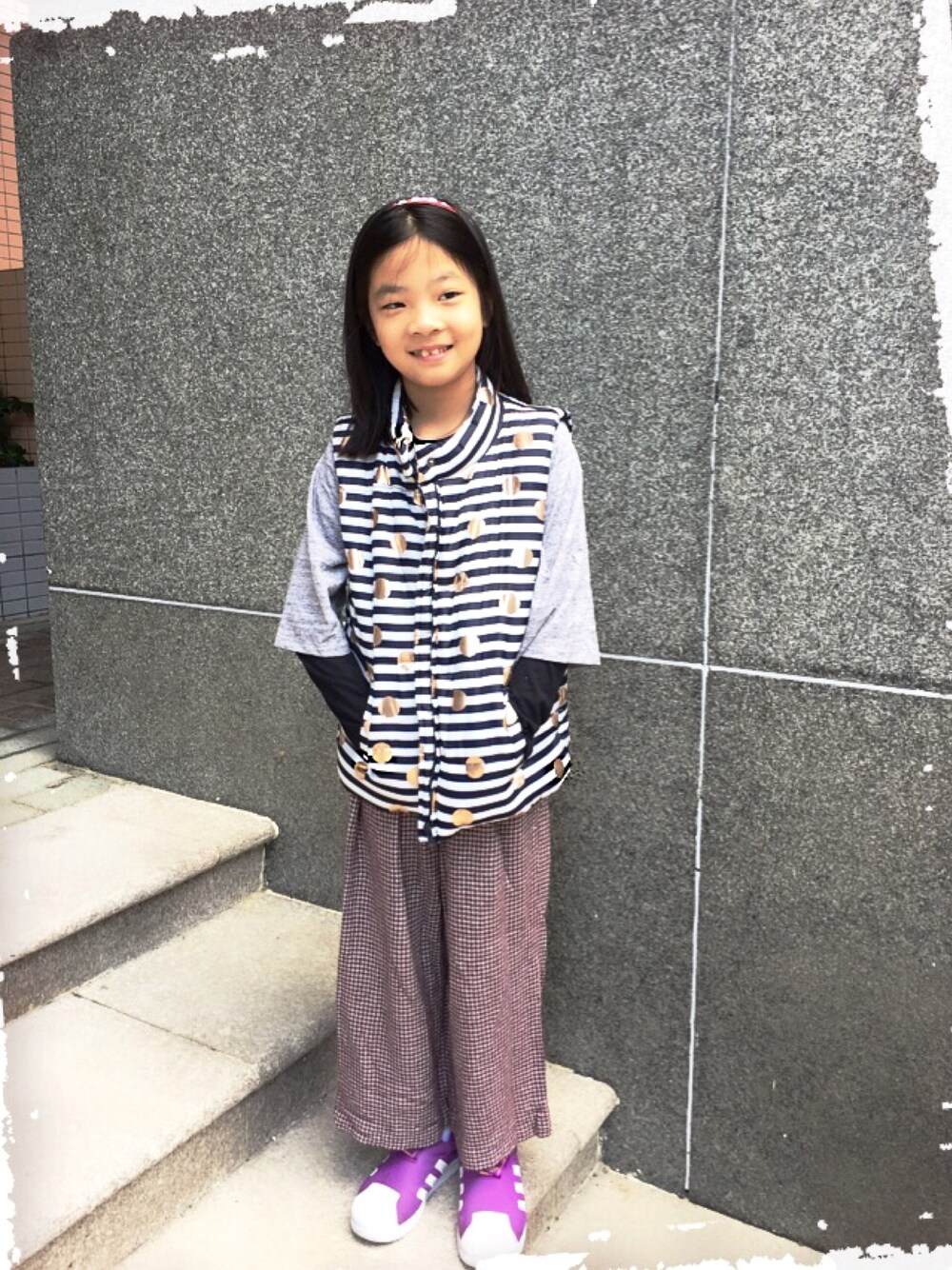 「cotton onのアイテム（ダウンベスト、その他）」を使った、KYさん（キッズ・123cm）の冬コーディネートの1枚目の写真