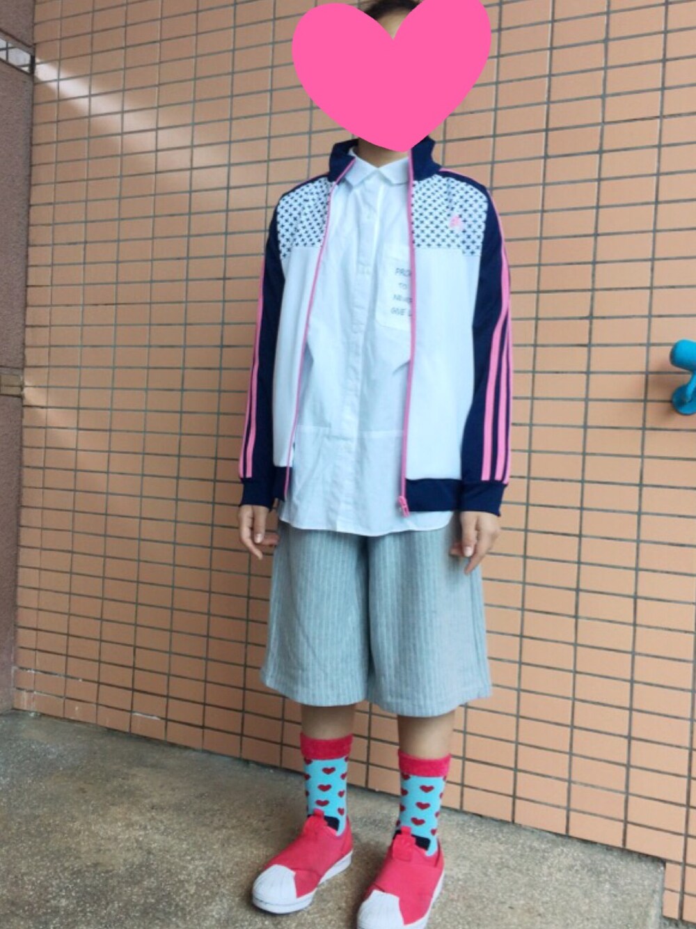 「ZARA KIDSのアイテム（シャツ/ブラウス、ホワイト系）」を使った、KYさん（キッズ・146cm）の冬コーディネートの1枚目の写真