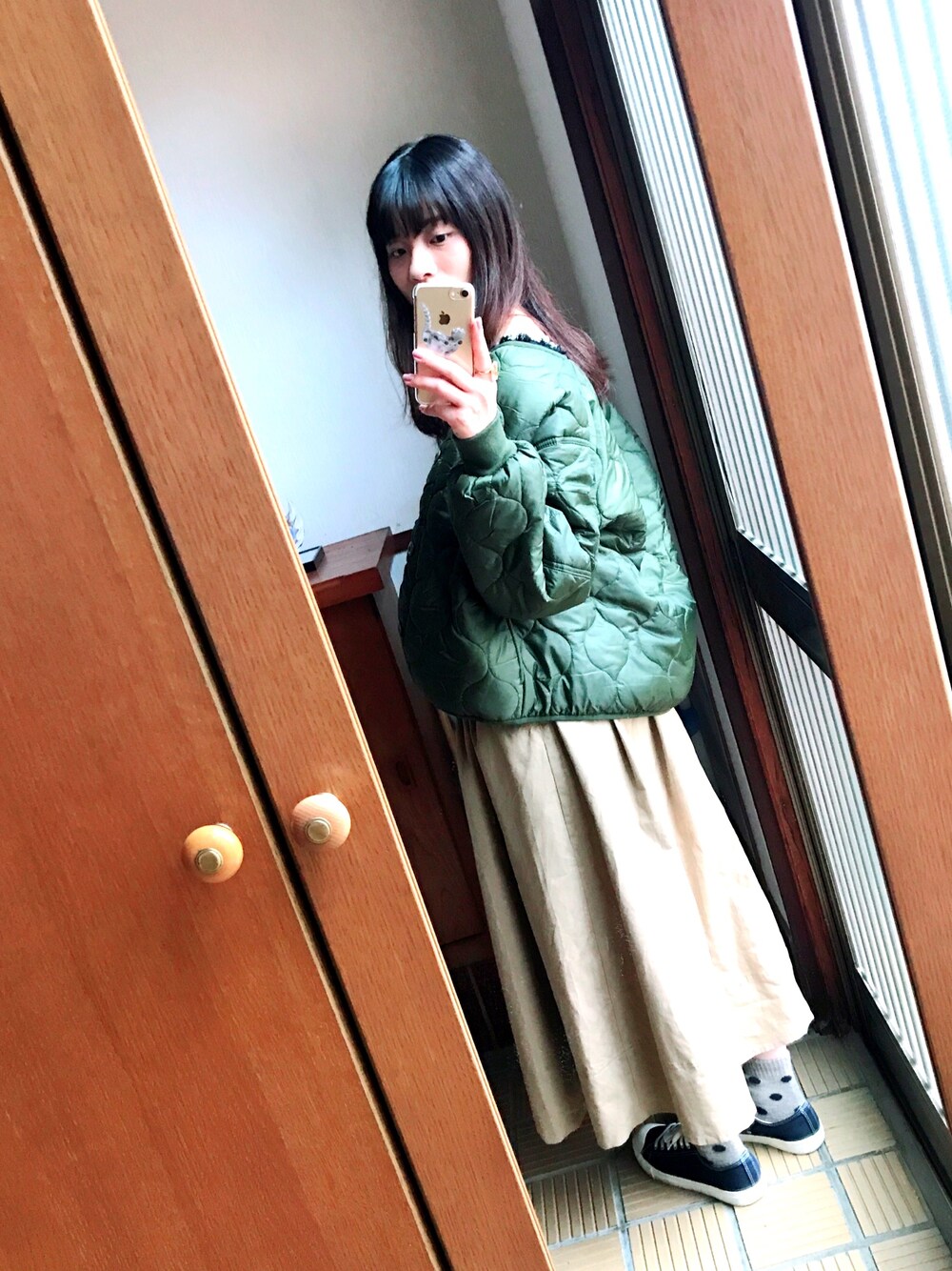 「無印良品のアイテム（スニーカー、ブルー系）」を使った、まいまいさん（レディース・158cm）の秋コーディネートの1枚目の写真