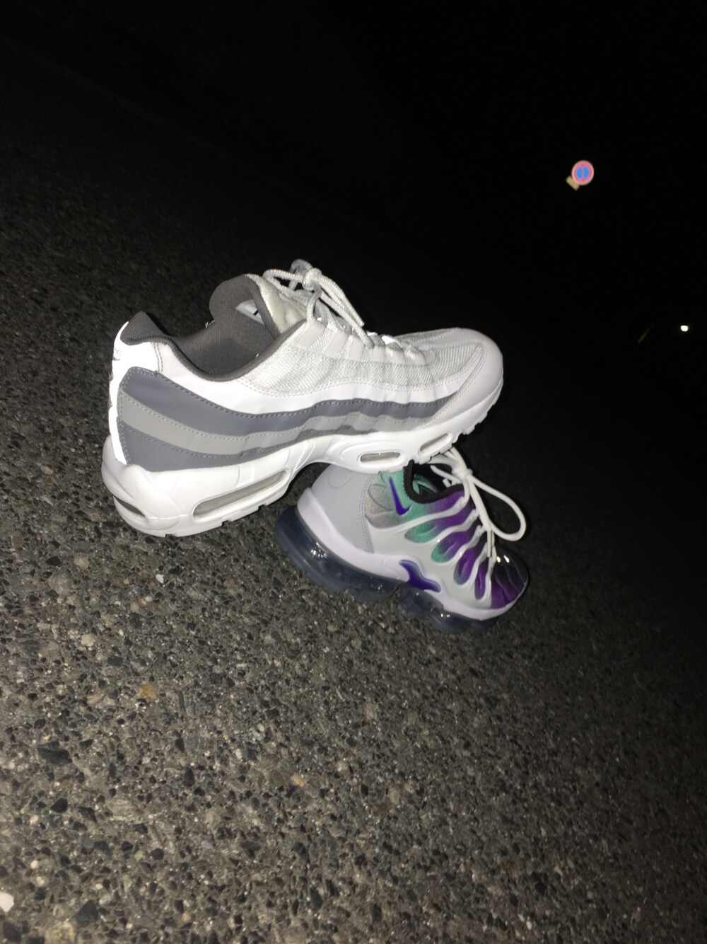 「AIR MAX95、vapormax」｜「NIKEのアイテム（スニーカー、ホワイト系）」を使った、きむたくさん（メンズ・170cm）の夏コーディネートの1枚目の写真