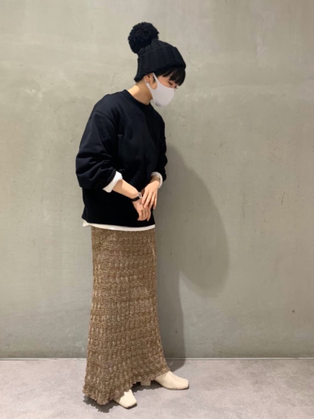 「大人カジュアル、シンプル、オトナ女子、オーバーサイズ、低身長コーデ、UNIQLO、TODAYFUL、帽子、ニット帽」｜「arthの【arth】 Big Ponpon Watch（ニットキャップ/ビーニー、ブラック系）」を使った、shio.sさん（レディース・153cm）の冬コーディネートの1枚目の写真