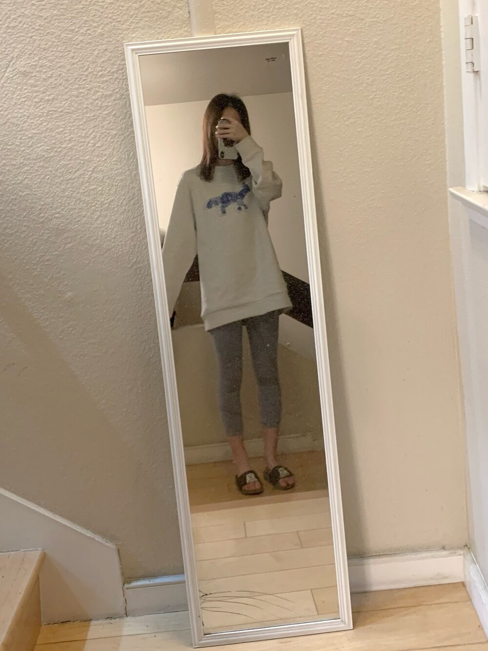 「winter、Los Angeles、HOME、sweatshirt、activewear、casual」｜「ADER errorのアイテム（パーカー、ベージュ系）」を使った、狐狸大仙__The Fox さん（レディース・160cm）の冬コーディネートの1枚目の写真