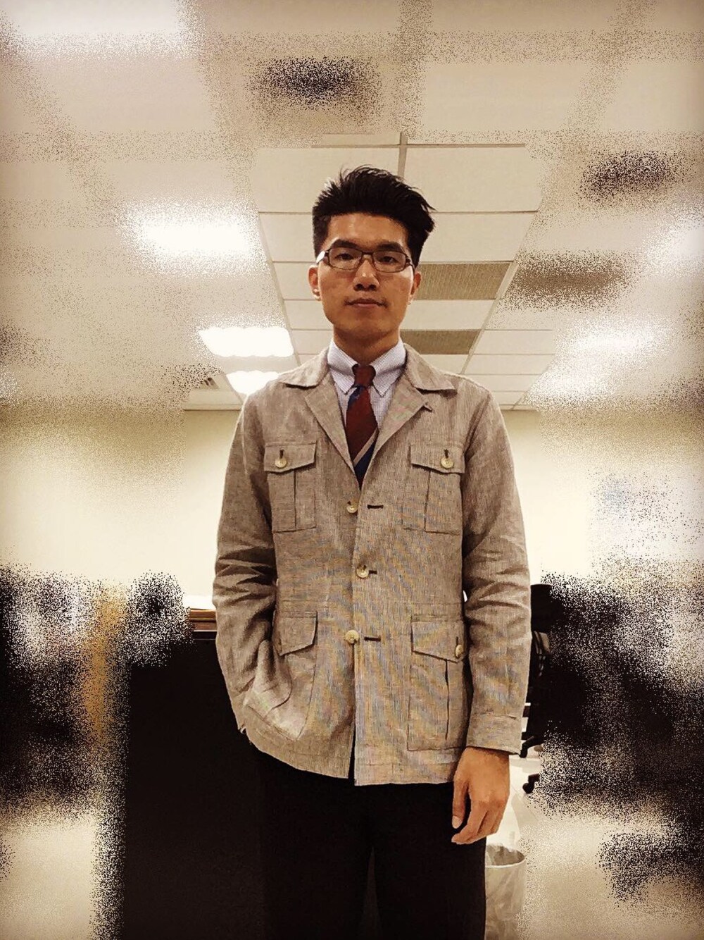 「jacket 、Safari」｜「高朋洋服のアイテム（その他アウター、ベージュ系）」を使った、霖さん（メンズ・183cm）の冬コーディネートの1枚目の写真