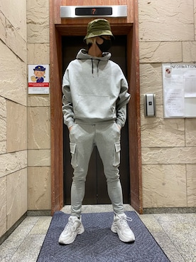 「DANKE SCHON（ダンケシェーン）のアイテム（スウェットパンツ）」を使った、佐々木空翔(ササキヒロト)さん（メンズ・175cm）の春コーディネート