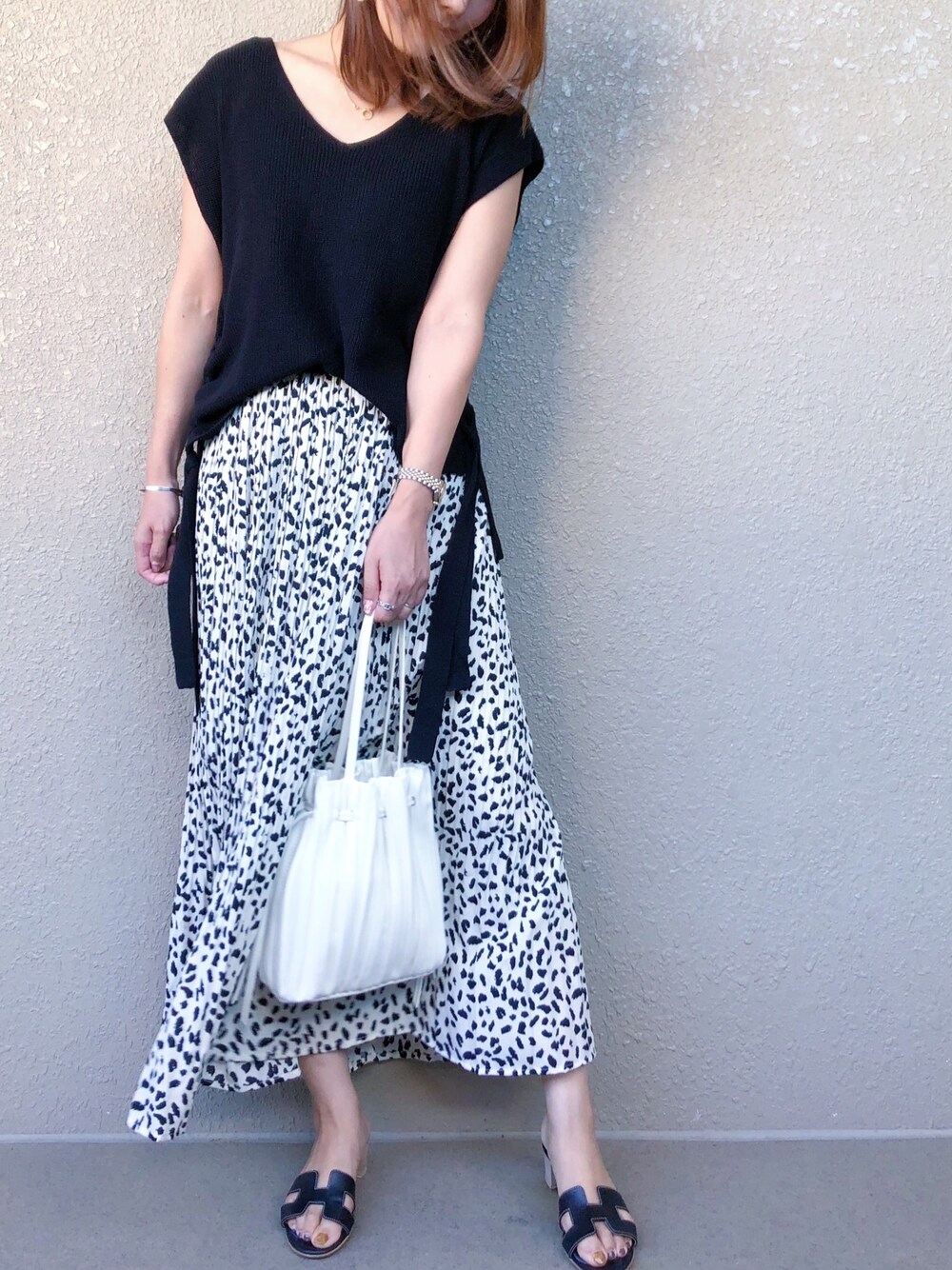 「titivateのアイテム（トップス、ブラック系）」を使った、manaminowearさん（レディース・158cm）の夏コーディネートの1枚目の写真