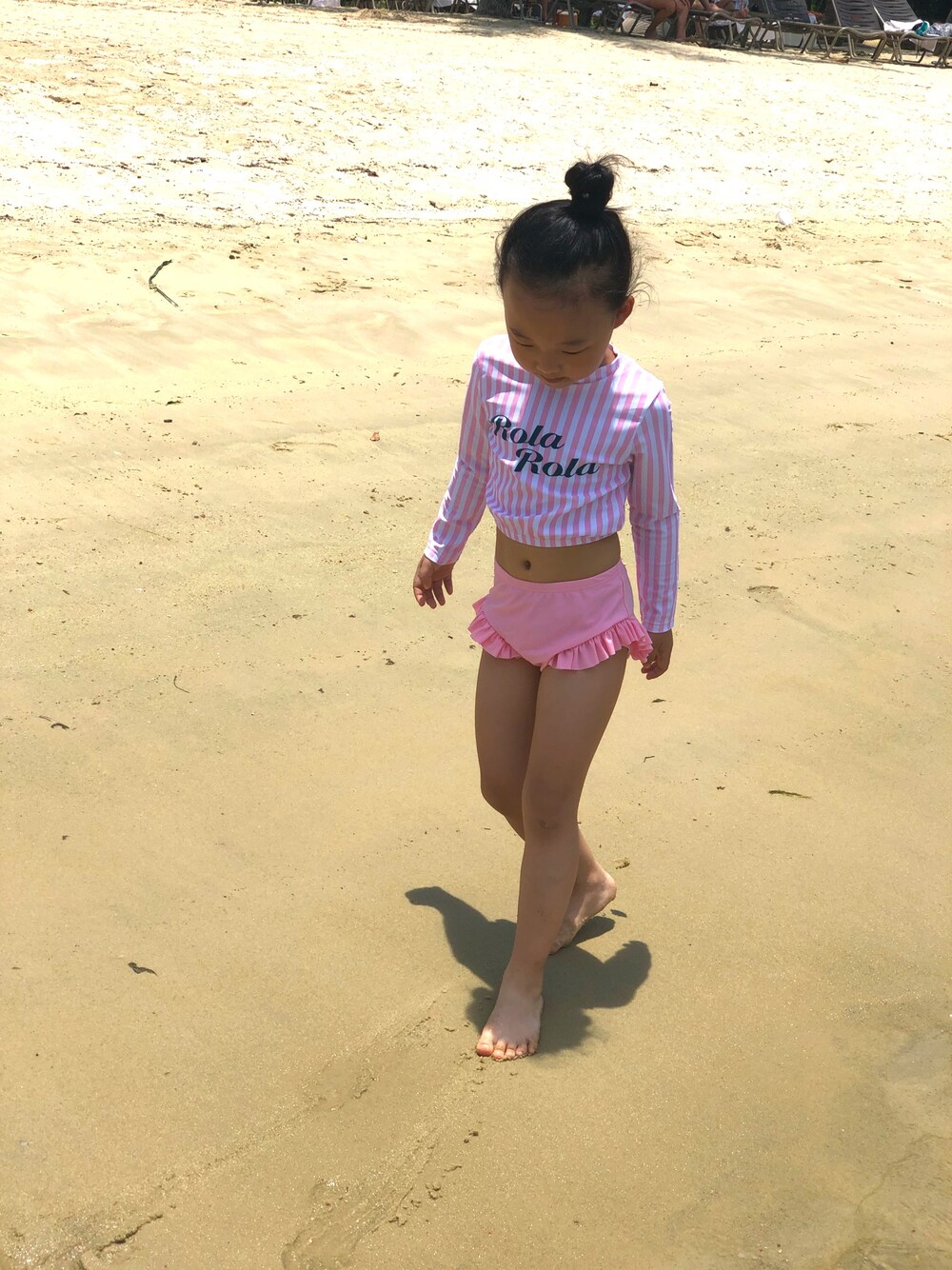 「水着、水着コーデ」｜「no brandのアイテム（水着、ピンク系）」を使った、小米也是穗妈さん（キッズ・120cm）の秋コーディネートの1枚目の写真