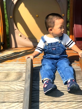 「OSHKOSH（オシュコシュ）のアイテム（デニムパンツ）」を使った、小米也是穗妈さん（キッズ・90cm）の秋コーディネート