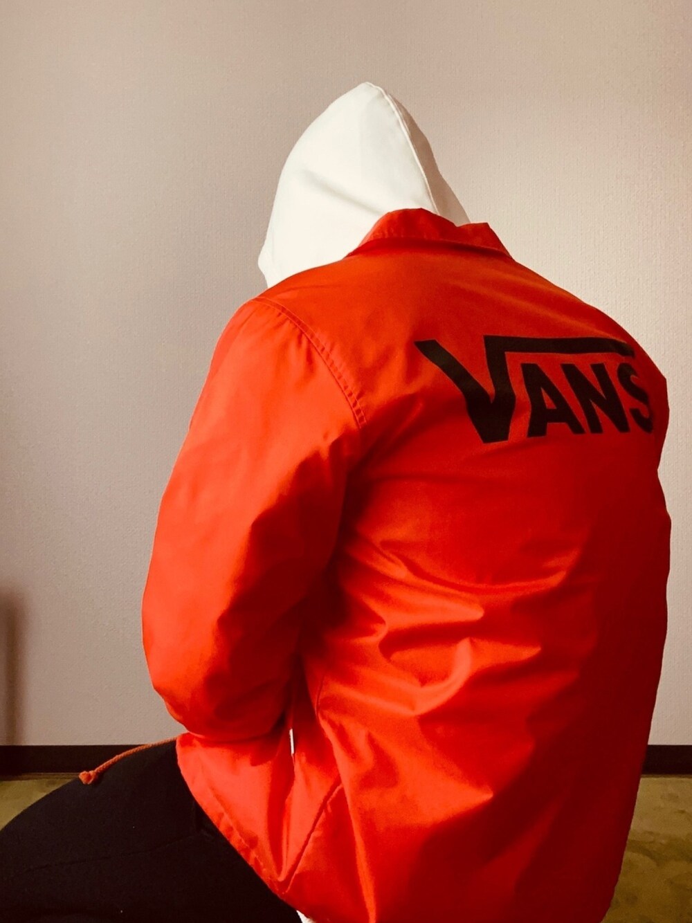 「おしゃれさんと繋がりたい、VANZ、ナイロンジャケット」｜「VANSのアイテム（ナイロンジャケット、オレンジ系）」を使った、w0e9a2r7さん（メンズ・176cm）の冬コーディネートの1枚目の写真