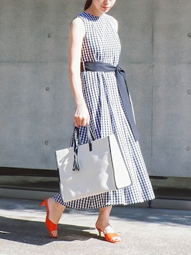 「アイテム（サンダル、オレンジ系）」を使った、The Virgnia公式さん（レディース・165cm）の春コーディネート