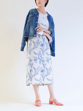 「アイテム（サンダル、オレンジ系）」を使った、The Virgnia公式さん（レディース・165cm）の春コーディネート