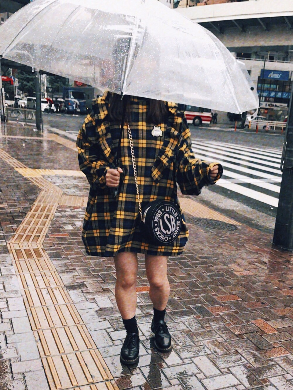 「ワンピース、Dr.Martens、リトルサニーバイト、little sunny bite」｜「Little sunny biteのアイテム（ワンピース、イエロー系）」を使った、minamiさん（レディース・156cm）の夏コーディネートの1枚目の写真