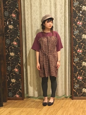 「SHOO・LA・RUE（シューラルー）の小花柄デコルテ切替チュニック（チュニック、レッド系）」を使った、よこまるさん（レディース・159cm）の夏コーディネート