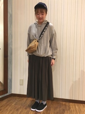 「Cutie Blonde（キューティーブロンド）の【すそくるっ】プリーツスカンツ（その他パンツ）」を使った、よこまるさん（レディース・159cm）の春コーディネート