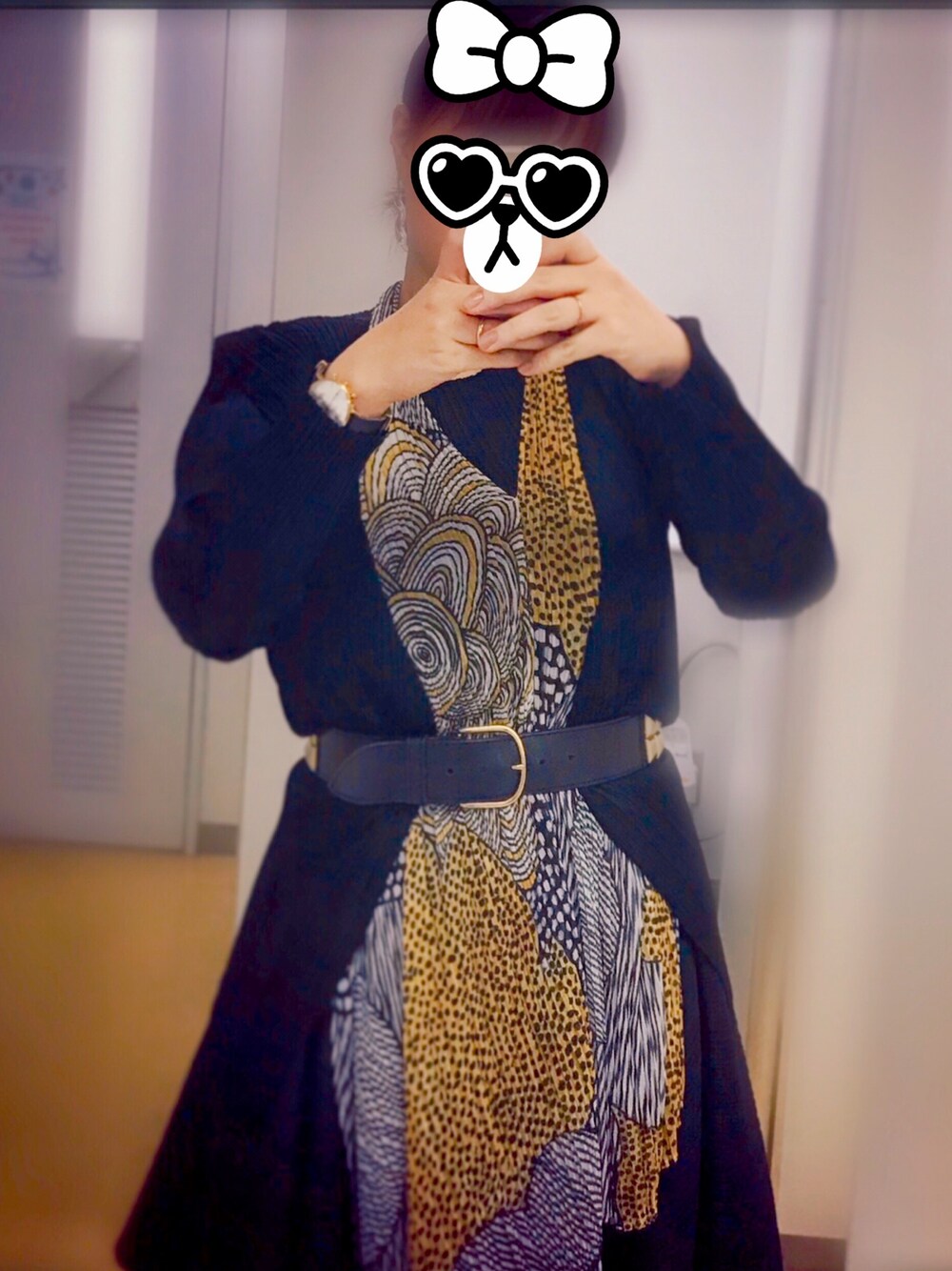 「オトナカジュアル、おしゃれさんと繋がりたい、オトナ女子、ママコーデ、ママファッション、オフィスカジュアル、ブラック、ウエストマーク」｜「PLEATS PLEASEのアイテム（ポンチョ、イエロー系）」を使った、ladybugさん（レディース・170cm）の春コーディネートの1枚目の写真