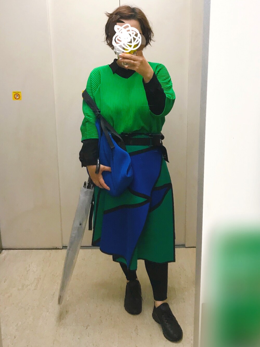 「シンプルコーデ、カジュアル、オトナカジュアル、おしゃれさんと繋がりたい、グリーン、ブルー、ママコーデ、ママファッション」｜「ISSEY MIYAKEのアイテム（スカート、グリーン系）」を使った、ladybugさん（レディース・170cm）の春コーディネートの1枚目の写真