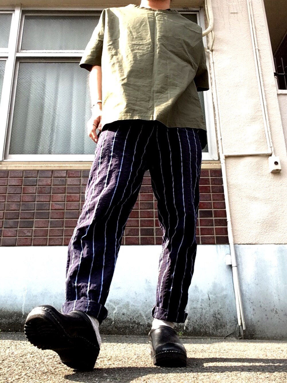 「STILL BY HAND」｜「BASISBROEKのアイテム（Tシャツ/カットソー、グリーン系）」を使った、MINOさん（メンズ・165cm）の春コーディネートの1枚目の写真