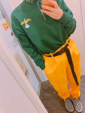 「アイテム（カーゴパンツ、イエロー系）」を使った、soraさん（レディース・157cm）の冬コーディネート