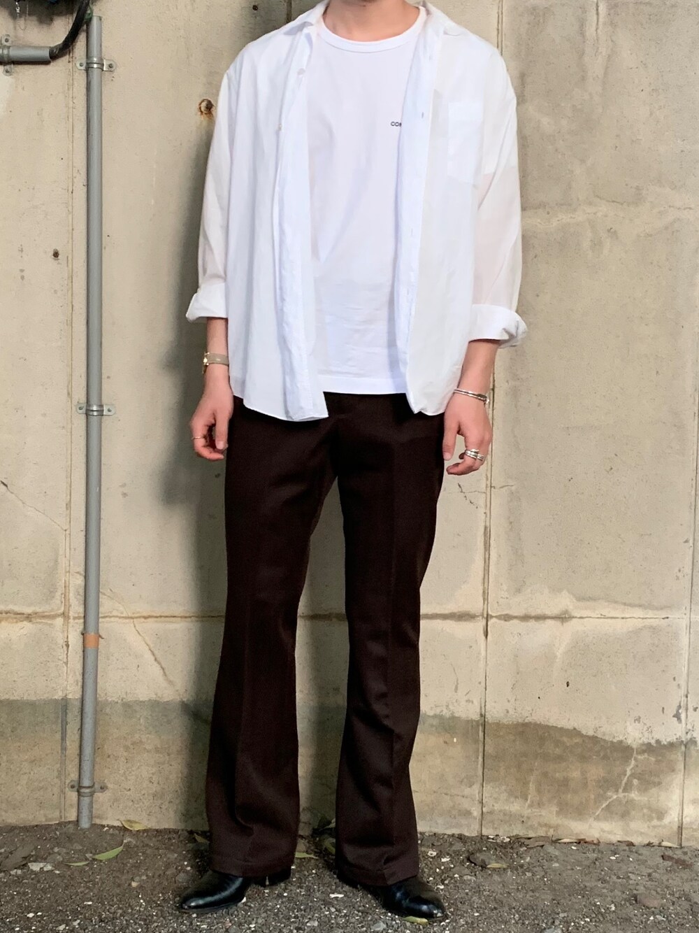 「military、Levi's、COMME des GARCONS HOMME、PLAY comme des garcons、春コーデ」｜「Levi'sのアイテム（スラックス、ブラウン系）」を使った、ryomaさん（メンズ・174cm）の春コーディネートの1枚目の写真