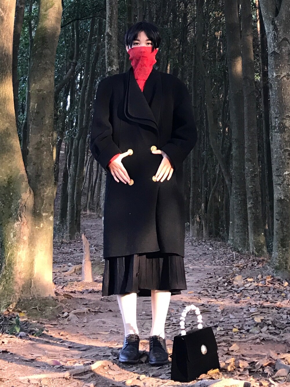「冬、vintage」｜「VINTAGEのアイテム（ダッフルコート、ブラック系）」を使った、Atsuko さん（レディース・162cm）の春コーディネートの1枚目の写真
