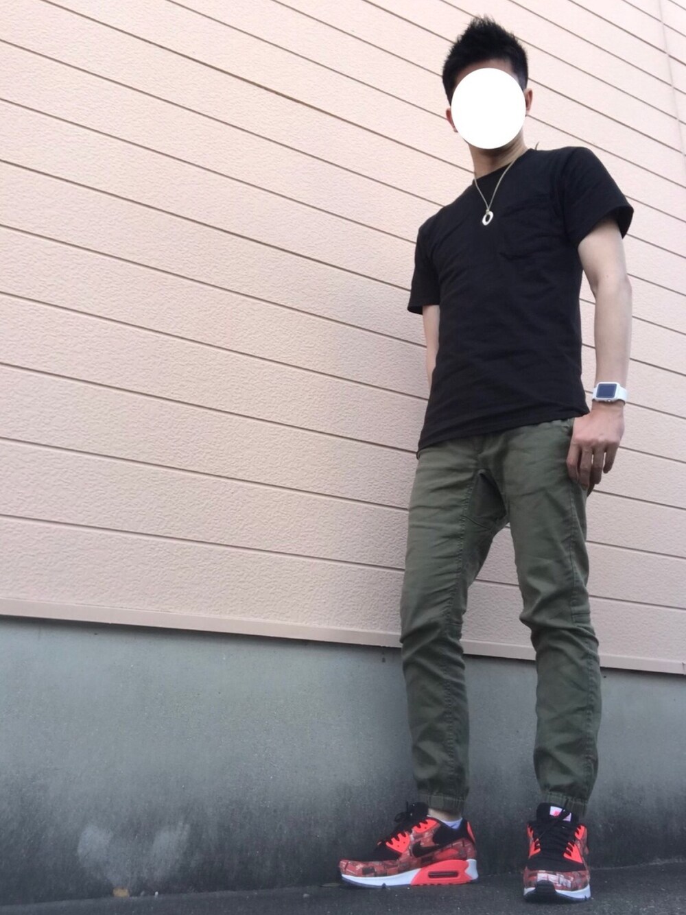 「ポケットＴシャツ、ヘインズ、スニーカー、NIKE、atmos、シンプルコーデ、おしゃれさんと繋がりたい、30代」｜「NANO universeのフェイクスウェードロングリングネックレス（ネックレス、その他）」を使った、sasaさん（メンズ・176cm）の夏コーディネートの1枚目の写真