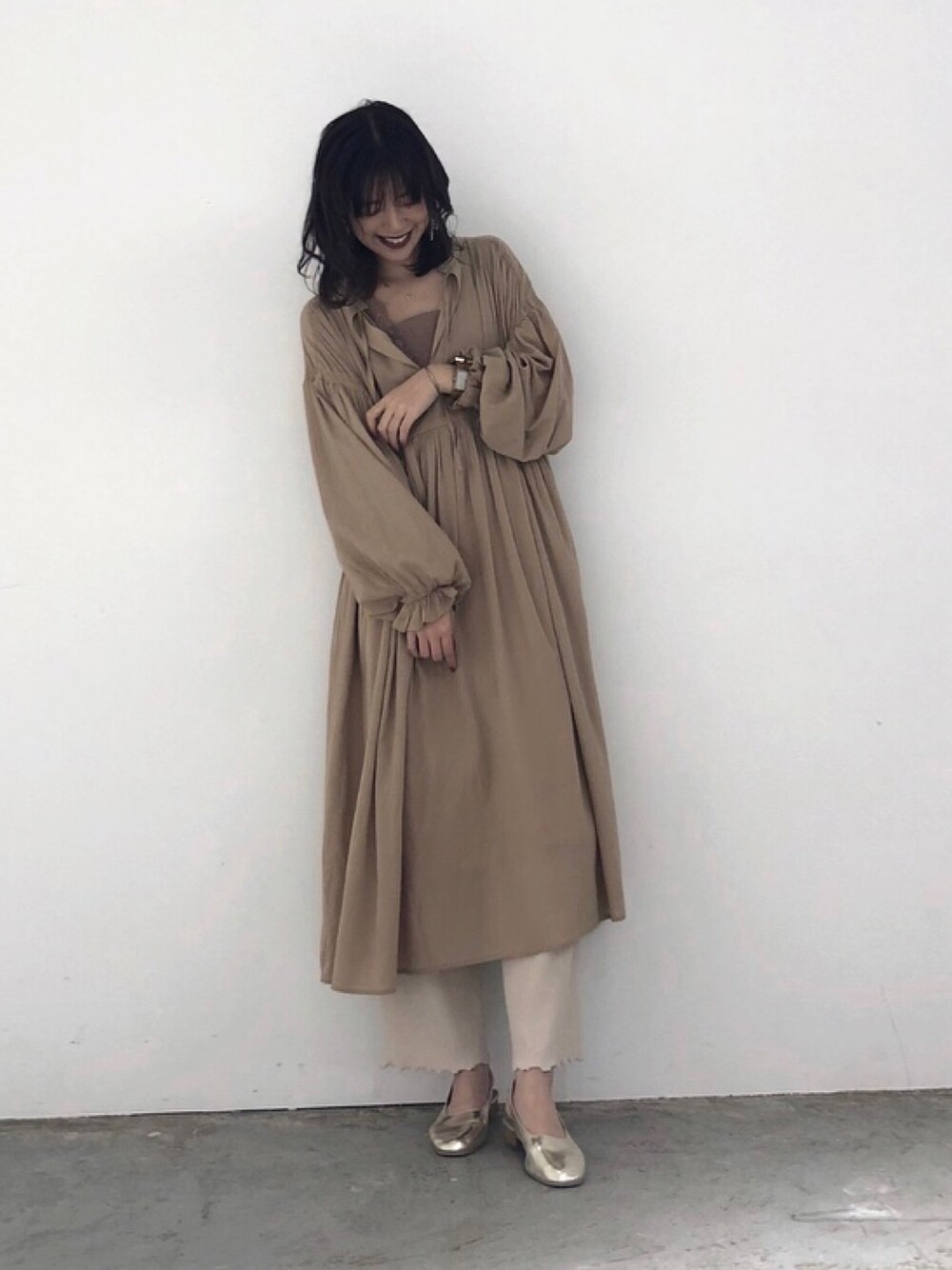 「オトナカジュアル、ラフ、今日のコーデ、ワンピース、リブパンツ、リブニット、キャメル、ベージュ、はるコーデ、2019ss」｜「OmekashiのVレースフレンチプルオーバー（Tシャツ/カットソー、ブラウン系）」を使った、Yr.さん（レディース・166cm）の冬コーディネートの1枚目の写真