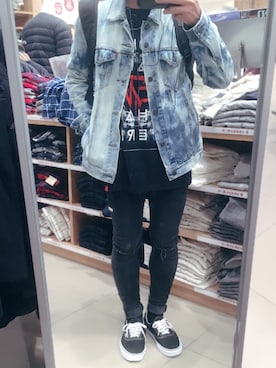 「sneakers」｜「アイテム（デニムジャケット）」を使った、masaさん（メンズ・165cm）の秋コーディネート