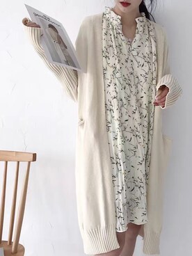 「原创のアイテム（カーディガン/ボレロ、ホワイト系）」を使った、臧臧臧臧啾さんの春コーディネート