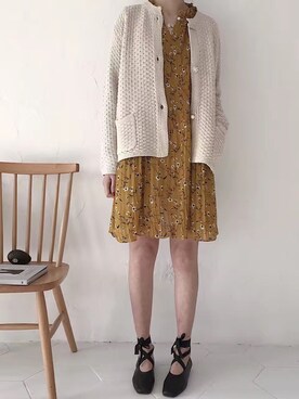 「原创のアイテム（カーディガン/ボレロ、ベージュ系）」を使った、臧臧臧臧啾さんの春コーディネート