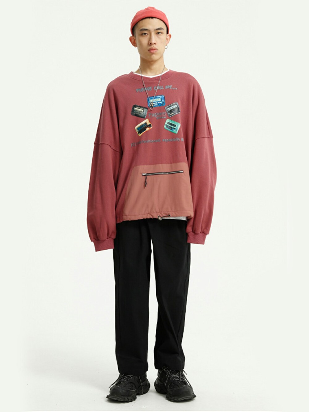 「スウェット、ピンク、ストリート、トレーナー、street、レトロ、ストリートファッション、streetfashion、streetstyle」｜「HOOKの【HOOK】【2020春夏先行予約】前ポケット　ビッグシルエット古着風プリント　長袖シャツ　ユニセックストレーナー（スウェット、グリーン系）」を使った、-HOOK- officialさん（メンズ・178cm）の冬コーディネートの1枚目の写真