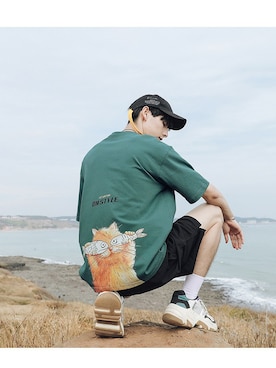 「HOOK（フック）のアイテム（Tシャツ/カットソー）」を使った、-HOOK- officialさん（メンズ・180cm）の冬コーディネート