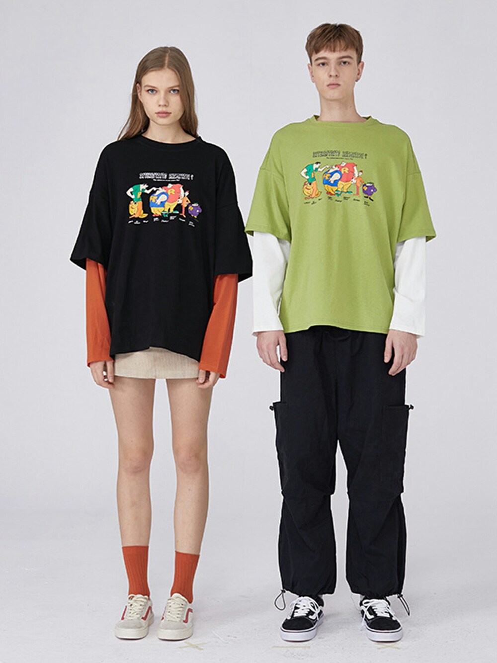 「ビッグシルエット、ストリート、street、ユニセックス、春コーデ、長袖Tシャツ、切替、ストリートMIX、ビッグT、streetstyle」｜「HOOKの【HOOK】【2020SS新作先行予約】カラーブロック・ユニセックス・ストリート【アメリカアニメーション】柄　　袖切り替え長袖tシャツ（Tシャツ/カットソー、ブラック系）」を使った、-HOOK- officialさん（メンズ・186cm）の冬コーディネートの1枚目の写真