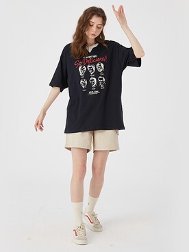 「HOOK（フック）のアイテム（Tシャツ/カットソー）」を使った、-HOOK- officialさん（レディース・176cm）の冬コーディネート
