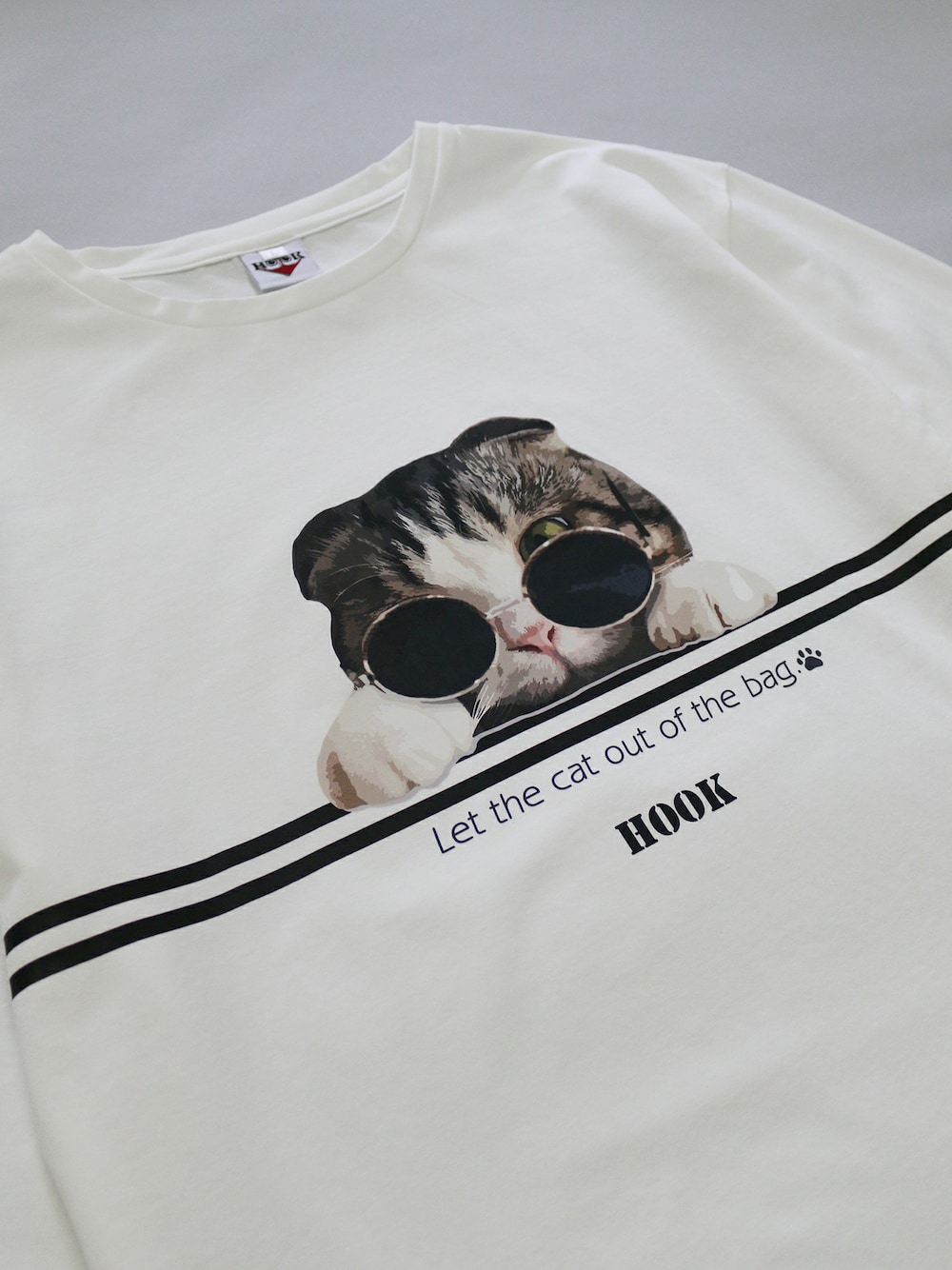 「ホワイト、Tシャツ、猫、ユニセックス、プリントT、ネコ、かわいい、秋、カップルコーデ、秋冬」｜「HOOKの【HOOK -original-】【2020新作】数量限定！ユニセックス・ストリート/激カワ　オリジナルプリント 長袖tシャツ  オーバーサイズ 猫柄（Tシャツ/カットソー、その他）」を使った、-HOOK- officialさん（メンズ・180cm）の夏コーディネートの1枚目の写真