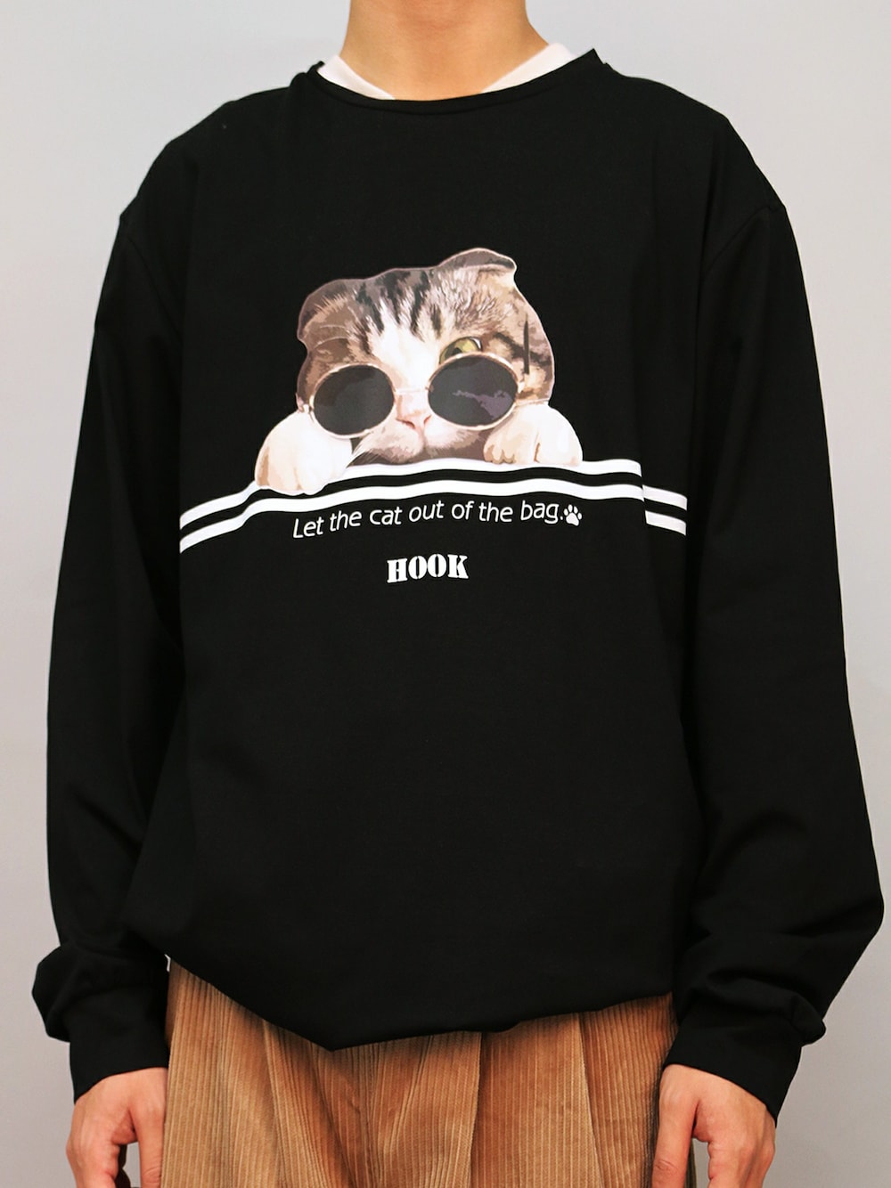 「ブラック、ストリート、street、ユニセックス、プリントT、個性派、ネコ、かわいい、秋、秋コーデ」｜「HOOKの【HOOK -original-】【2020新作】数量限定！ユニセックス・ストリート/激カワ　オリジナルプリント 長袖tシャツ  オーバーサイズ 猫柄（Tシャツ/カットソー、その他）」を使った、-HOOK- officialさん（メンズ・175cm）の夏コーディネートの1枚目の写真