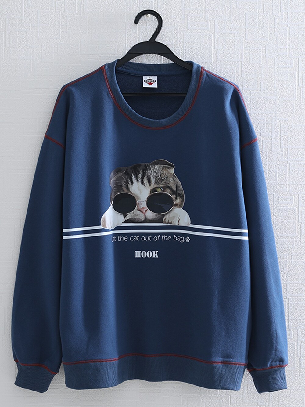 「ビッグシルエット、ボーダー、ストリート、オーバーサイズ、street、プリントT、個性派、ストリートMIX、ビッグT、streetstyle」｜「HOOKの【HOOK -original-】【2020新作】数量限定！ユニセックス・ストリート/激カワ　オリジナルプリント トレーナー オーバーサイズ 猫柄（スウェット、その他）」を使った、-HOOK- officialさん（メンズ・169cm）の秋コーディネートの1枚目の写真