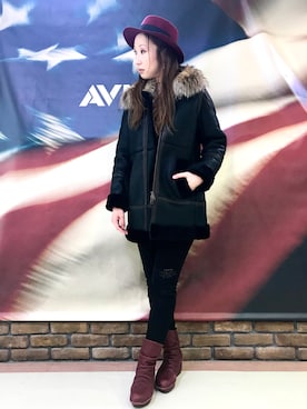 「AVIREX（アヴィレックス）のアイテム（ムートンコート）」を使った、YOKOHAMAスタッフさん（レディース・162cm）の秋コーディネート