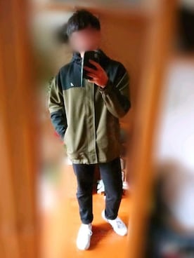 「KANGOL（カンゴール）のアイテム（マウンテンパーカー）」を使った、Siさん（メンズ・168cm）の秋コーディネート