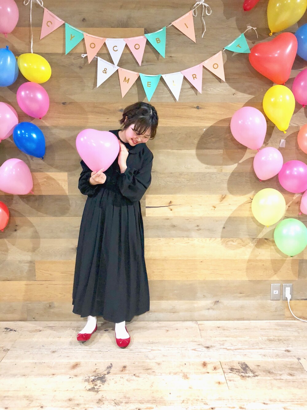 「merlot、ちょこびちゃん、コラボ服、ちょこびちゃん×merlot、黒、ブラック、ワンピース、低身長、ショートヘア」｜「MERLOTのアイテム（ワンピース、ブラック系）」を使った、なでぴさん（レディース・154cm）の秋コーディネートの1枚目の写真