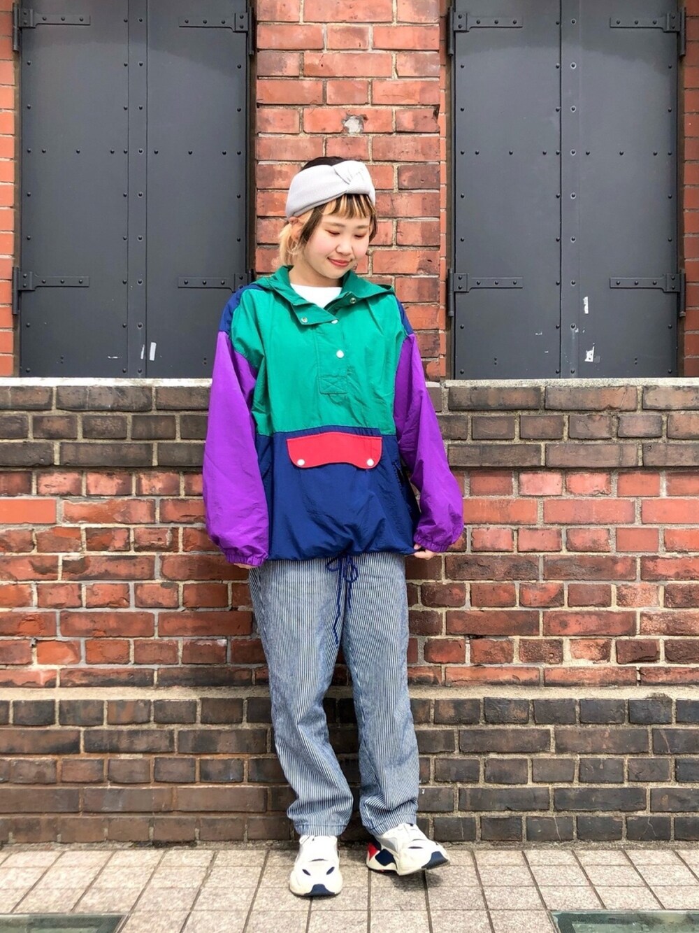 「春、アノラックパーカー、ヘアバンド、オーバーライド(override)、パンツコーデ、シェフパンツ、GU、古着、低身長、いいね、save、フォローお願いします🤑」｜「OVERRIDEの【OVERRIDE】AMB MESH HAIRBAND / 【オーバーライド】メッシュ　ヘアバンド（ヘアバンド、グレー系）」を使った、なでぴさん（レディース・154cm）の春コーディネートの1枚目の写真