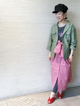 「SHIPS（シップス）のアイテム（ミリタリージャケット）」を使った、石原さん（レディース・153cm）の春コーディネート