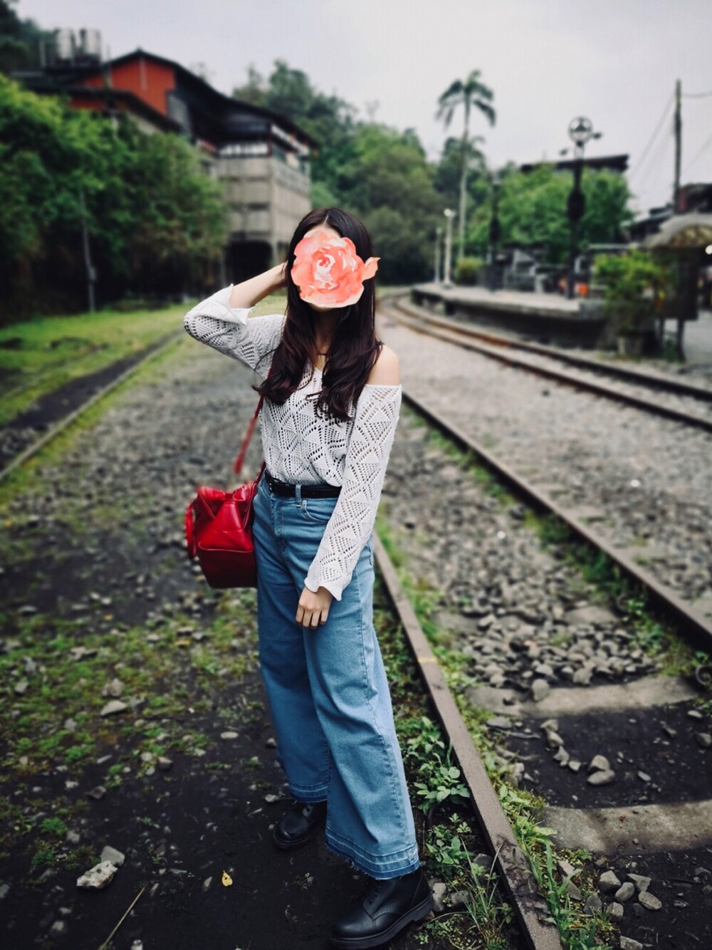 「stradivariusのアイテム（ニット/セーター、ホワイト系）」を使った、Manningさん（レディース・157cm）の春コーディネートの1枚目の写真