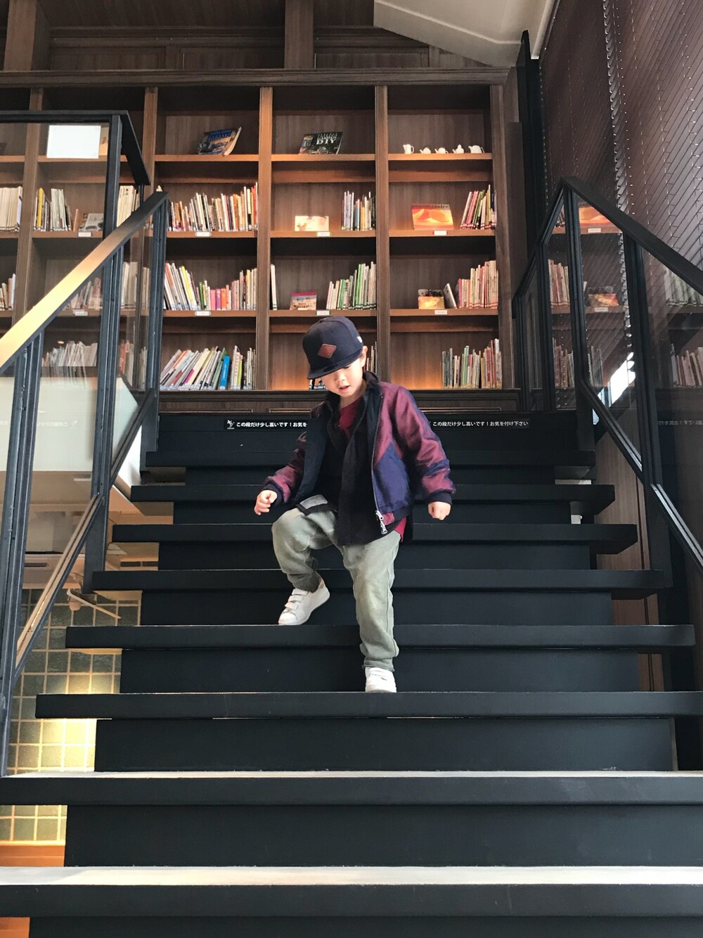 「MAISON DE REEFURの【adidas】スタンスミス CF C メゾン キッズ（スニーカー、ホワイト系）」を使った、AH-tan★さん（キッズ・110cm）の春コーディネートの1枚目の写真