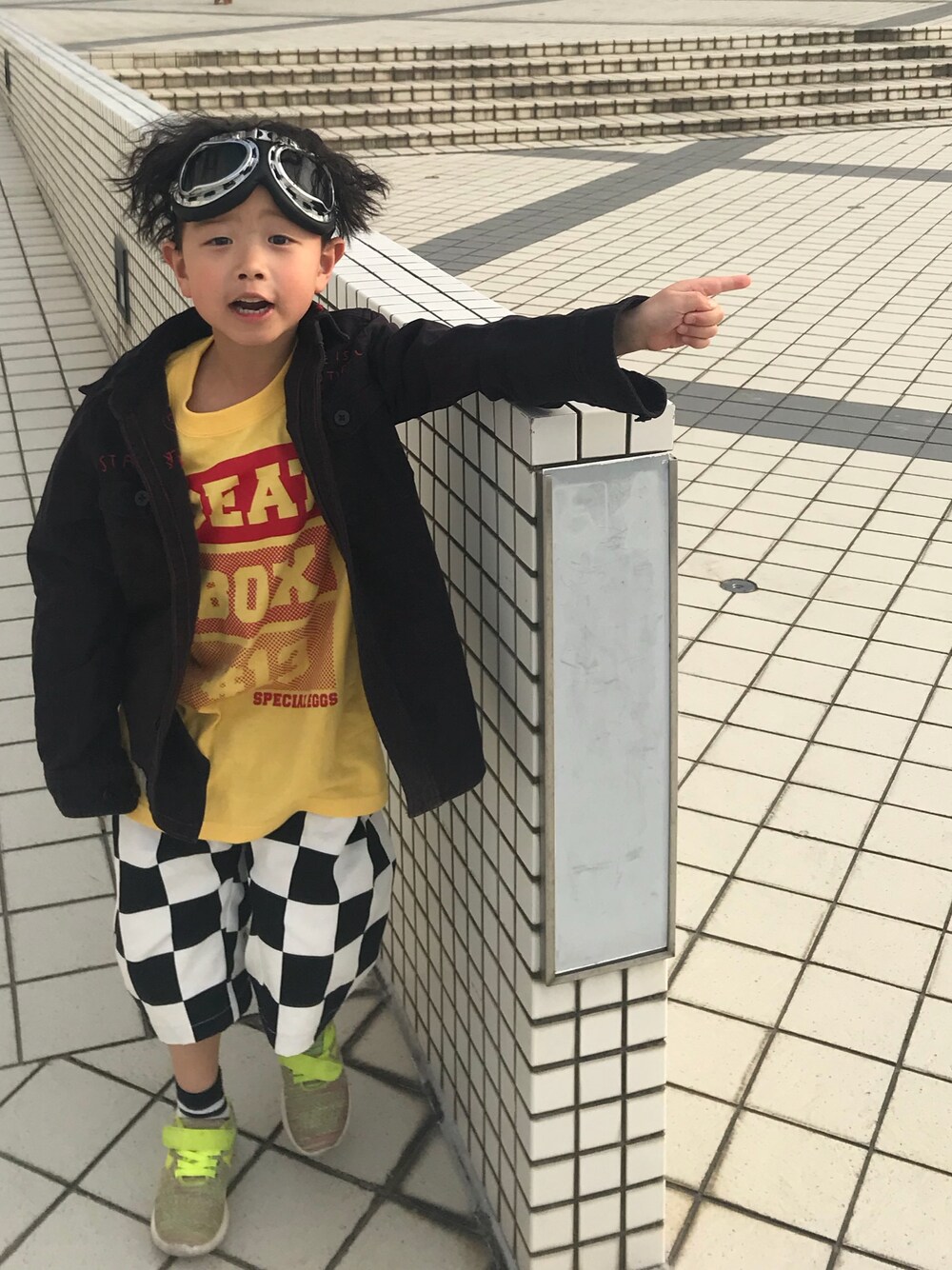 「キッズダンス」｜「DENIM DUNGAREEのアイテム（シャツ/ブラウス、ブラック系）」を使った、AH-tan★さん（キッズ・110cm）の春コーディネートの1枚目の写真