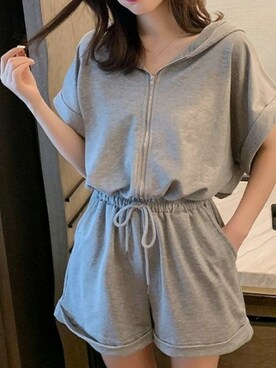 「ZARA（ザラ）のアイテム（サロペット/オーバーオール）」を使った、vovaihina1さん（レディース・160cm）の夏コーディネート