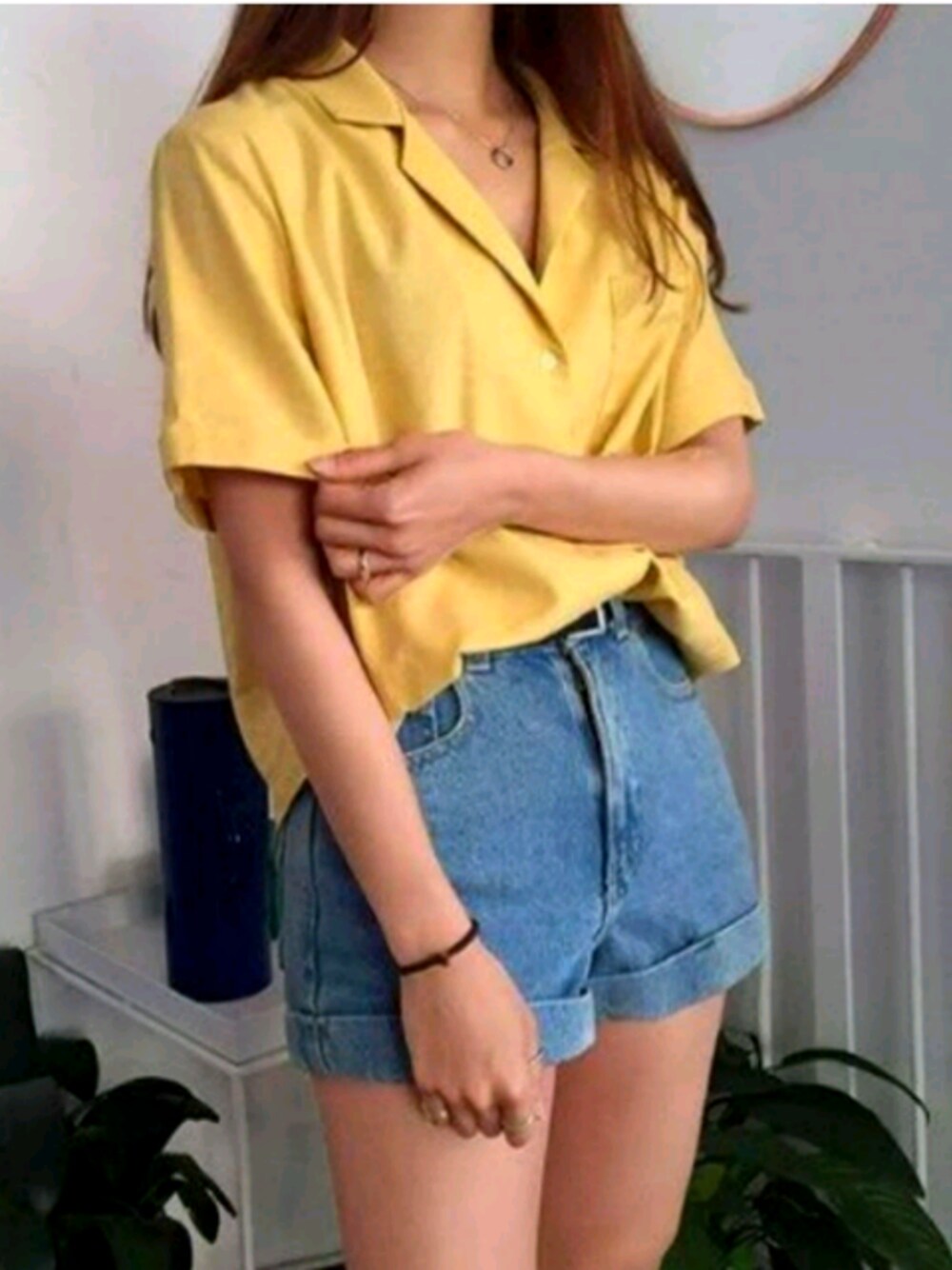 「PRADAのアイテム（ブルゾン、イエロー系）」を使った、vovaihina1さん（レディース・160cm）の夏コーディネートの1枚目の写真