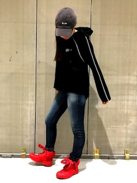 「プルオーバーパーカー」｜「アイテム（その他シューズ）」を使った、原田 舞麗さん（レディース・158cm）の秋コーディネート