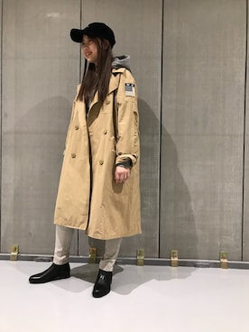 「AVIREX（アヴィレックス）のアイテム（トレンチコート）」を使った、原田 舞麗さん（レディース・158cm）の冬コーディネート