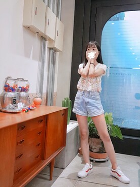 「VANS（バンズ）のアイテム（Sneakers、ホワイト系）」を使った、Shanさん（レディース・152cm）の夏コーディネート